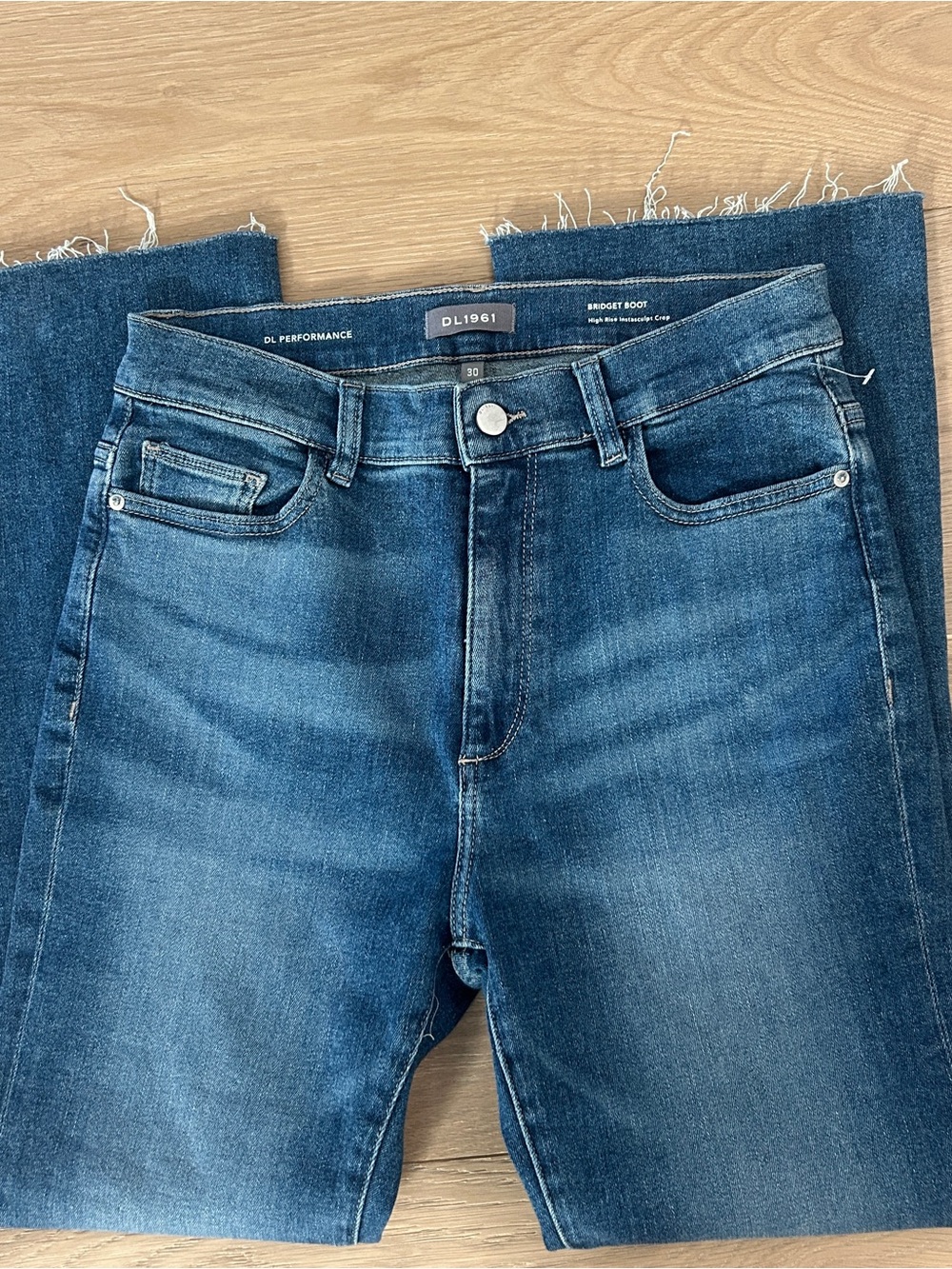 DL1961 NWOT Mid Wash Flare Jeans - Picture 7 of 10